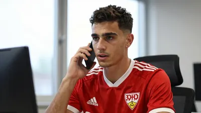 Der AS Rom hat ein zweites Angebot für VfB Stuttgart Flügelspieler Jamie Leweling abgegeben, nachdem ein erstes...
