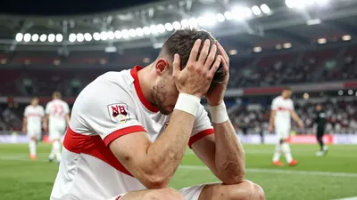 Der VfB Stuttgart verliert das erste Spiel der Bundesliga-Saison mit 1:5 beim FC Bayern München und steht damit auf dem...