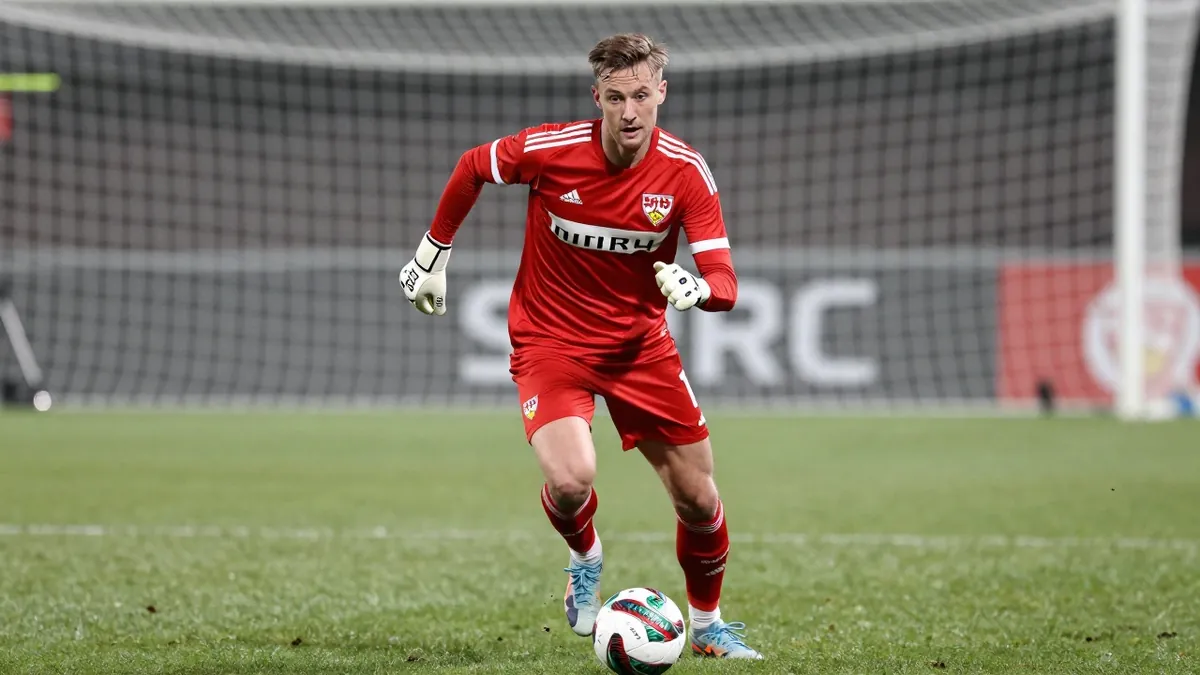 Der 20-jährige Innenverteidiger Finn Jeltsch hat mit starken Leistungen für den VfB Stuttgart die Aufmerksamkeit von...