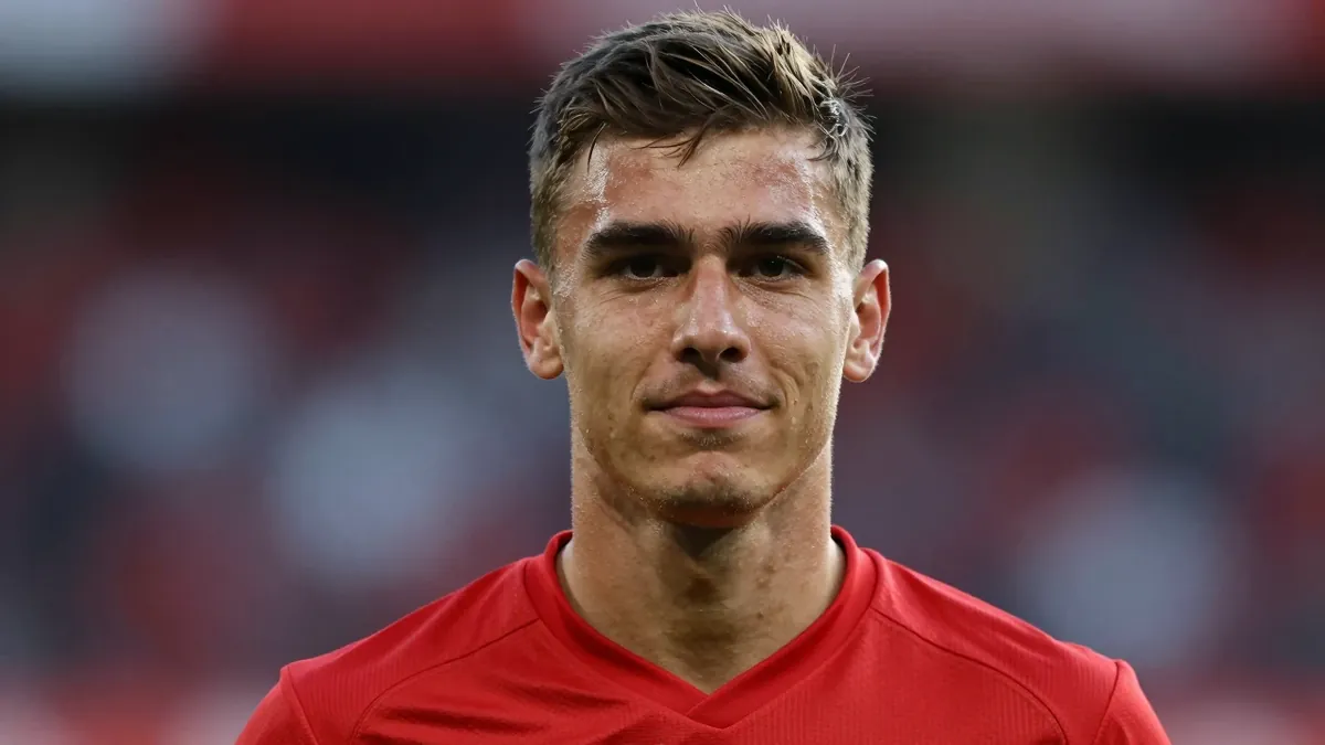 Jamie Leweling und Bilal El Khannouss lehnten Angebote von AS Rom und Al Ittihad ab und bleiben beim VfB Stuttgart, der...