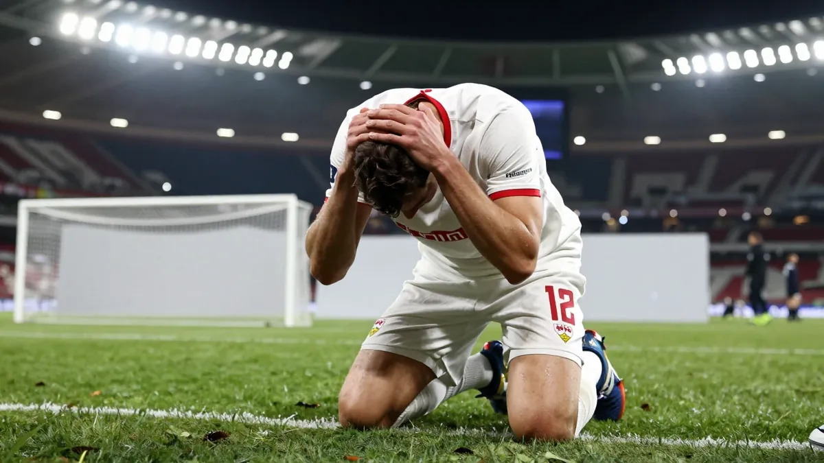VfB Stuttgart verliert das Bundesliga-Auswärtsspiel beim Hamburger SV mit 0:1 und beendet damit seine historische Serie...