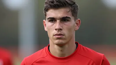 Der VfB Stuttgart hat Badredine Bouanani an die Glasgow Rangers verliehen und muss auf den verletzten Stürmer Tiago Tomás...